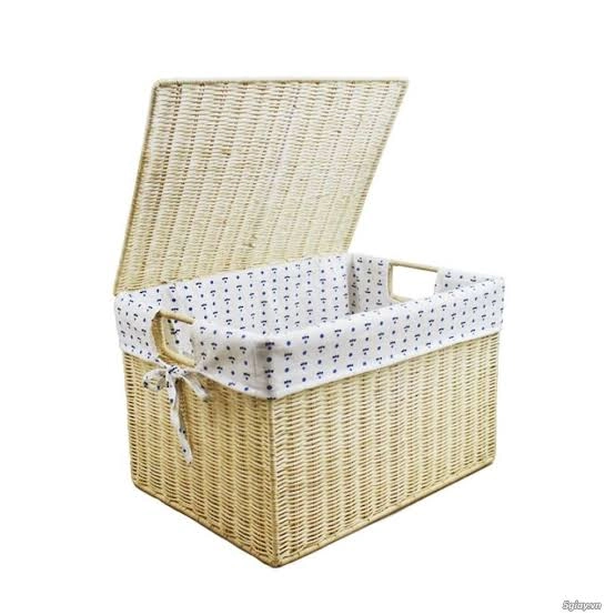 Lidded Wicker Storage Trunk with Fabric Liner